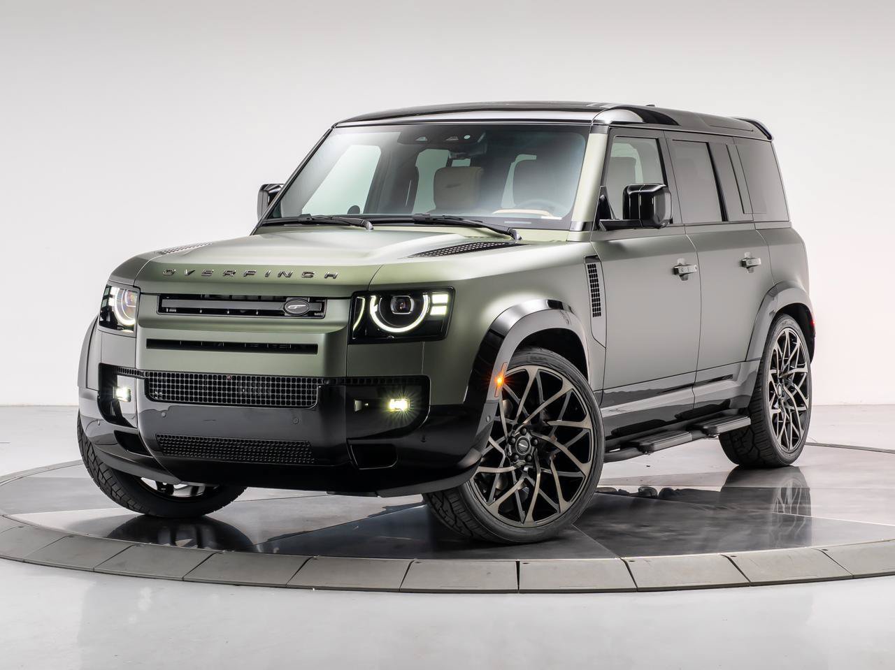 Used 2026 Land Rover Defender 110 X-Dynamic SE AWD/4WD image 1