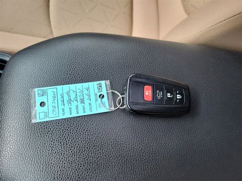 Used 2020 Toyota RAV4 XLE image 45