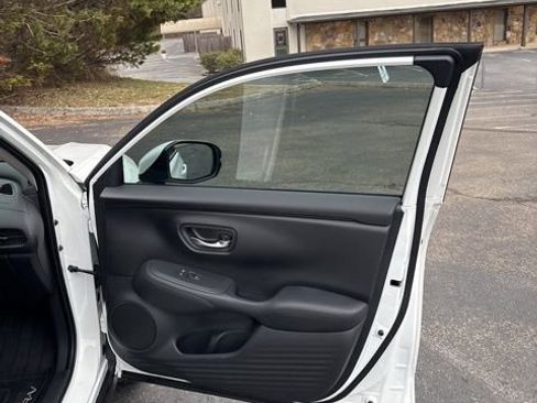 Used 2025 Honda HR-V LX image 35