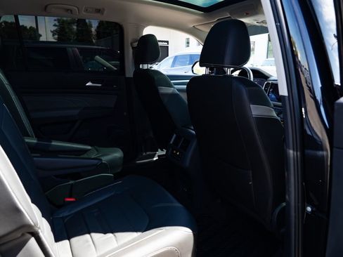 Used 2023 Volkswagen Atlas SEL Premium AWD/4WD image 25