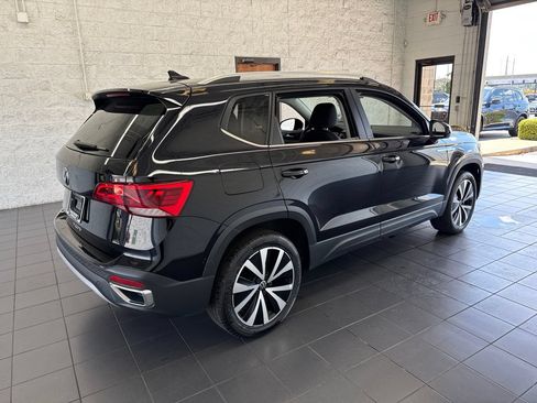Used 2024 Volkswagen Taos SE FWD image 8