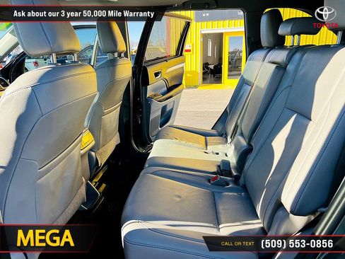 Used 2019 Toyota Highlander XLE image 28