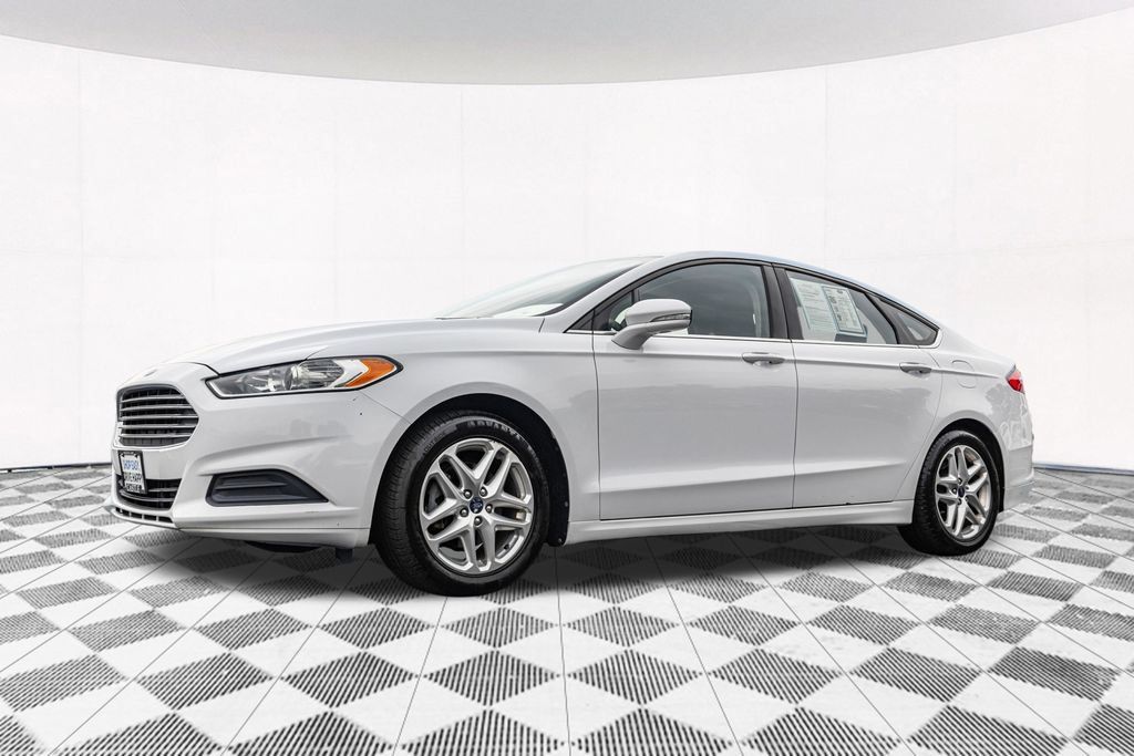 Used 2013 Ford Fusion SE FWD image 6