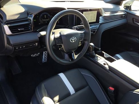 Used 2025 Toyota Camry SE FWD image 17