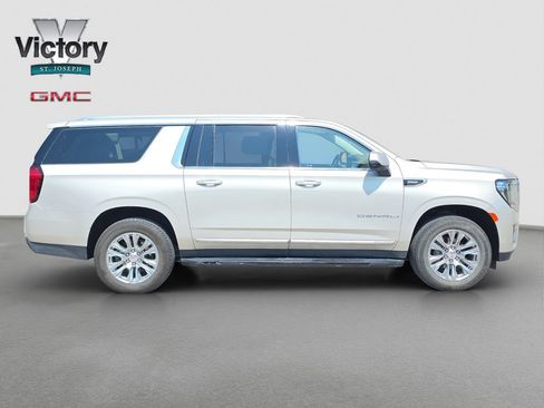 Used 2023 GMC Yukon XL Denali w/ Max Trailering Package AWD/4WD image 19