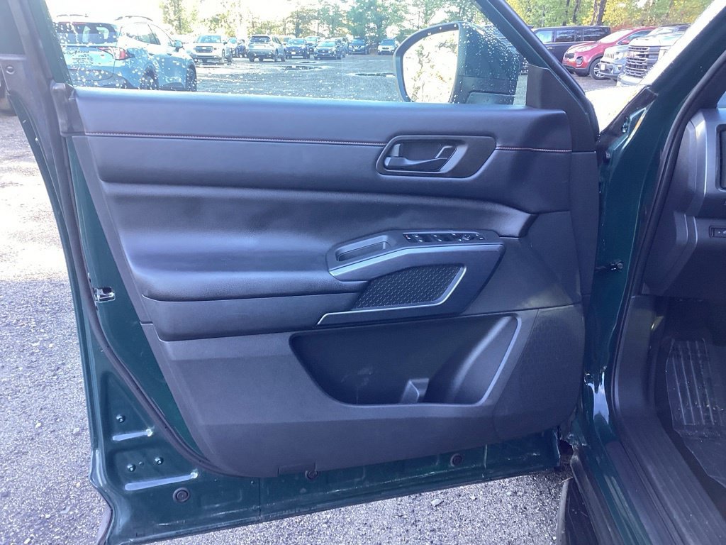 Used 2024 Nissan Pathfinder Rock Creek AWD/4WD image 10