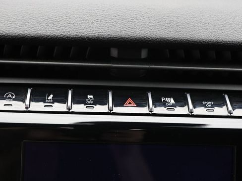 Used 2025 Jeep Grand Cherokee L Laredo image 26