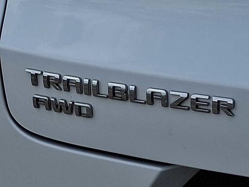 Used 2022 Chevrolet TrailBlazer LT w/ Convenience Package AWD/4WD image 30