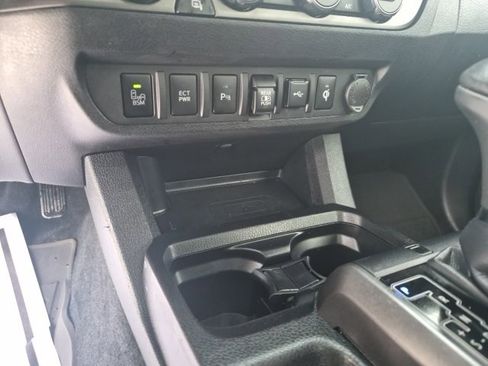 Used 2022 Toyota Tacoma SR5 image 22