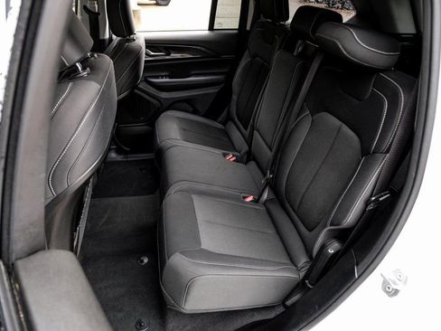 Used 2023 Jeep Grand Cherokee Laredo w/ Luxury Tech Group I image 50