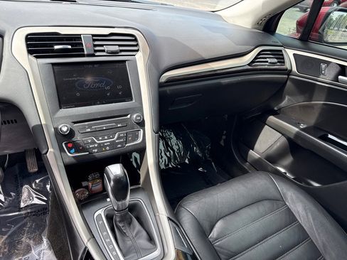 Used 2016 Ford Fusion SE w/ Equipment Group 202A FWD image 14