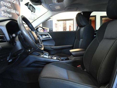 Used 2024 Mitsubishi Outlander ES AWD/4WD image 20