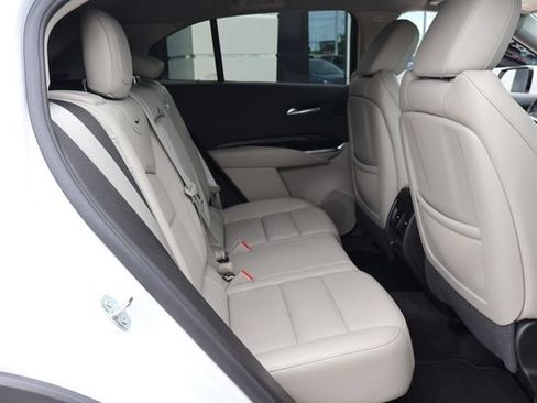 Used 2022 Cadillac XT4 Premium Luxury w/ Enhanced Visibility Package FWD image 21