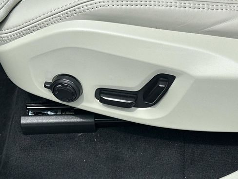 New 2026 Volvo XC90 T8 Ultra w/ Protection Package Premier AWD/4WD image 14