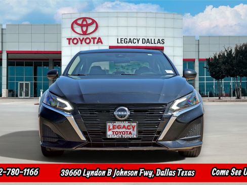 Used 2023 Nissan Altima 2.5 SV FWD image 5