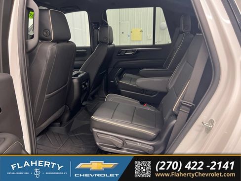 Used 2025 Chevrolet Tahoe Premier RWD image 11