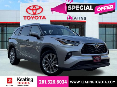 Certified 2024 Toyota Highlander Limited AWD/4WD image 1