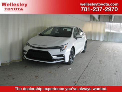 New 2026 Toyota Corolla SE image 1