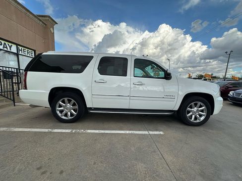 Used 2014 GMC Yukon XL Denali RWD image 4