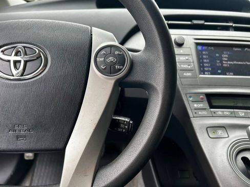 Used 2014 Toyota Prius Two image 15