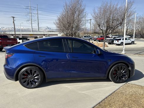 Used 2025 Tesla Model Y Performance image 6