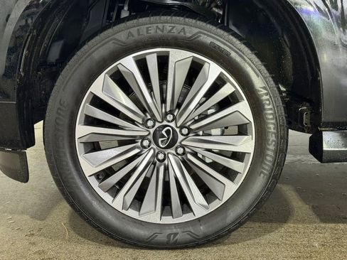 Certified 2025 INFINITI QX80 Luxe image 8