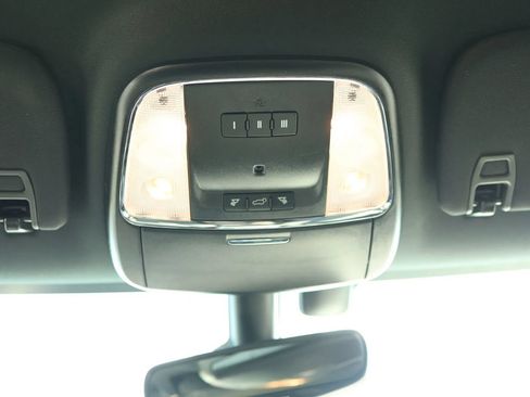 Used 2018 Jeep Grand Cherokee Laredo AWD/4WD image 31