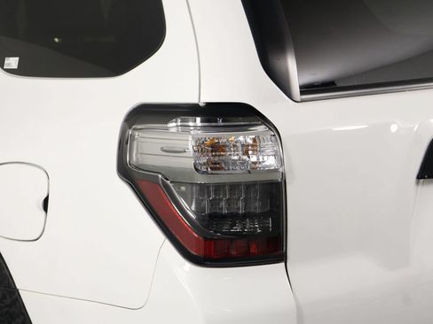 Used 2023 Toyota 4Runner TRD Off-Road Premium w/ Moonroof Package AWD/4WD image 18