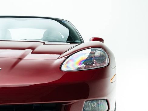 Used 2006 Chevrolet Corvette Coupe w/ Preferred Equipment Group RWD image 7