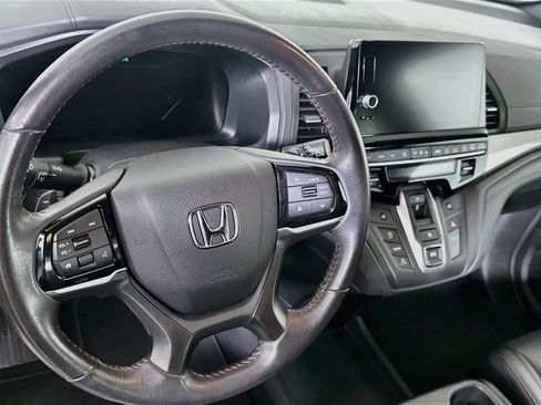 Used 2025 Honda Odyssey Sport-L image 17