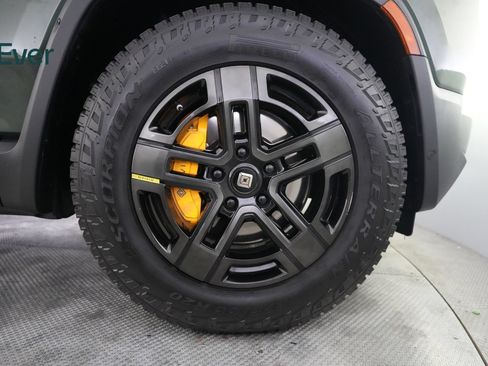Used 2023 Rivian R1S Adventure AWD/4WD image 20