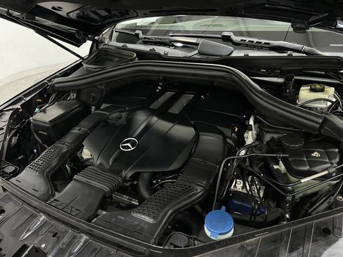 Used 2016 Mercedes-Benz GL 450 4MATIC w/ Premium I Package image 30