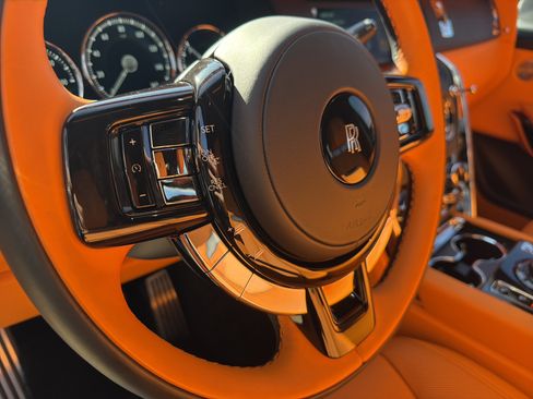 Certified 2024 Rolls-Royce Cullinan w/ Dark Exterior Package AWD/4WD image 8