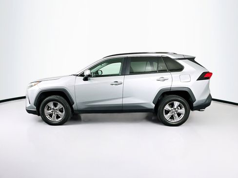 Used 2025 Toyota RAV4 XLE FWD image 4