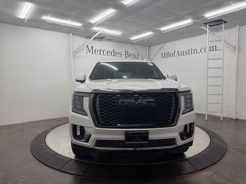 Used 2023 GMC Yukon Denali Ultimate AWD/4WD image 2