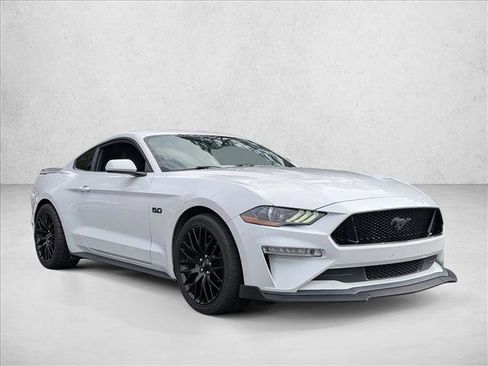 Used 2020 Ford Mustang GT image 3