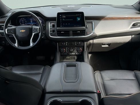 Used 2024 Chevrolet Suburban Premier RWD image 11