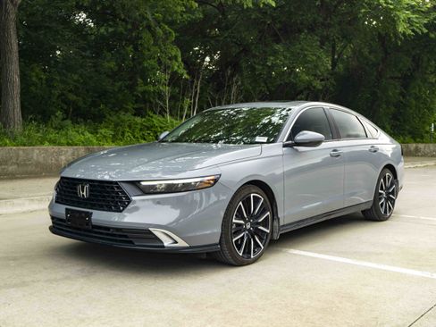 Used 2025 Honda Accord Touring image 5