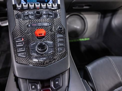 Used 2019 Lamborghini Aventador S image 59