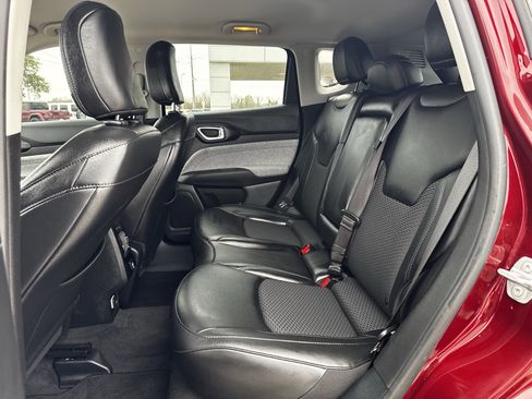 Used 2022 Jeep Compass Latitude image 29