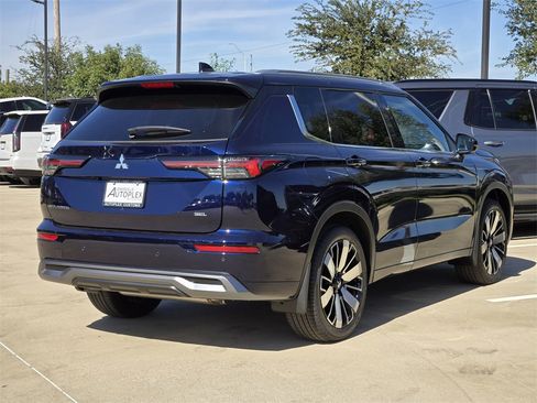 New 2025 Mitsubishi Outlander SEL image 4