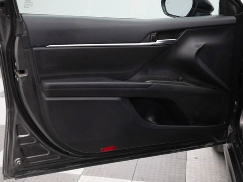 Used 2023 Toyota Camry SE w/ Cold Weather Package image 20