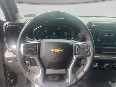 Used 2022 Chevrolet Silverado 1500 LT AWD/4WD image 18