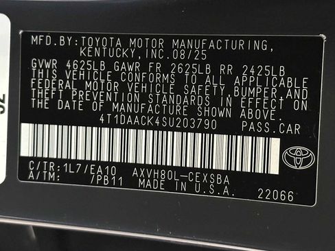 Used 2025 Toyota Camry SE image 31