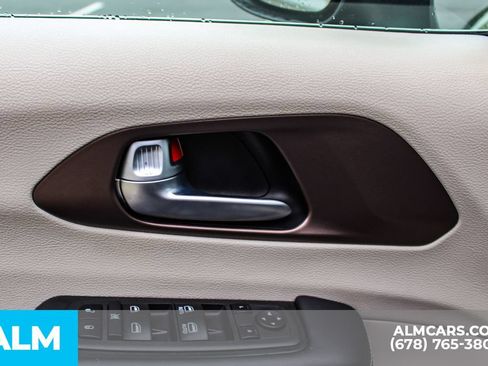 Used 2023 Chrysler Voyager LX FWD image 32
