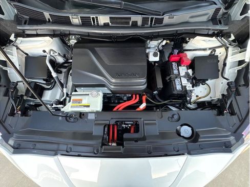 Used 2024 Nissan Leaf S image 28