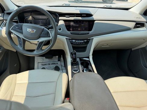 Used 2021 Cadillac XT5 Premium Luxury FWD image 12