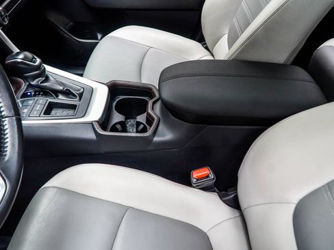 Used 2020 Toyota RAV4 Limited w/ All Weather Liner Package FWD image 20