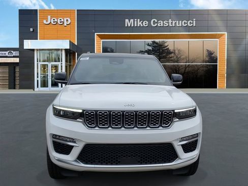 New 2025 Jeep Grand Cherokee Summit image 2