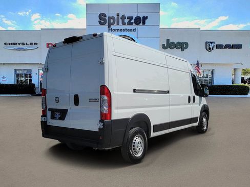 Used 2025 RAM ProMaster 2500 w/ Convenience Group FWD image 2